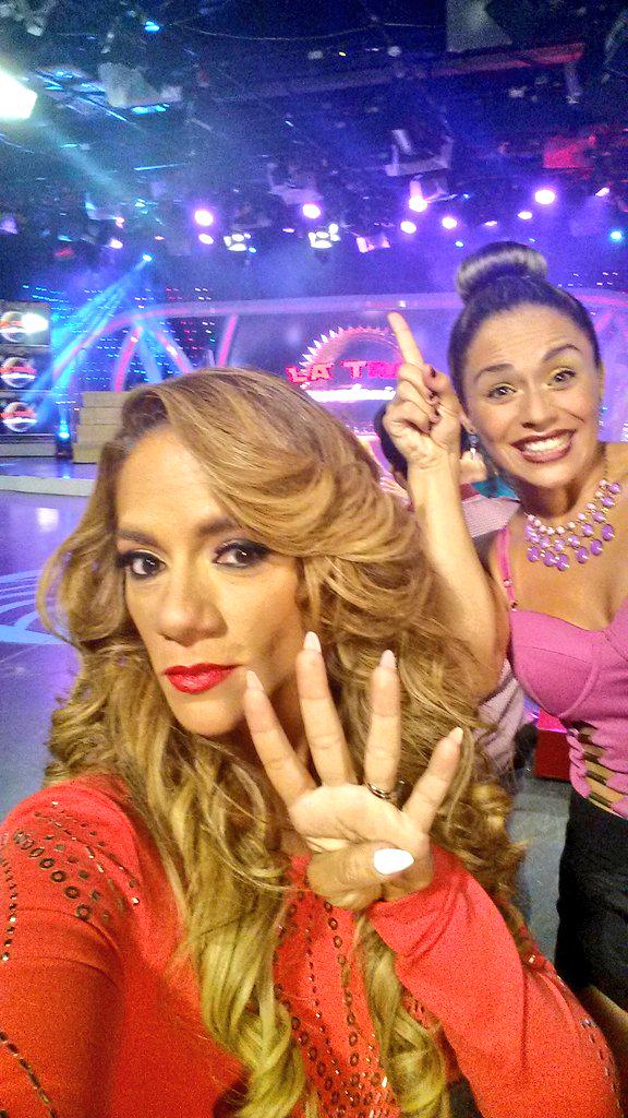 tcsoyelmejor's tweet photo. ¿Quieres las entradas?
¡#AtreveteATuitear con #YoQuieroGaby!

Hoy @Gabypazmino te premia. ¡Vamos YA!
Regálale un RT. http://t.co/TTXanHRovh
