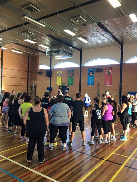 RealNutrition24's tweet photo. So much crazy fun last night at #koutafitclubmileend http://t.co/9fpDOmIKJb http://t.co/tC0sR2LnEd