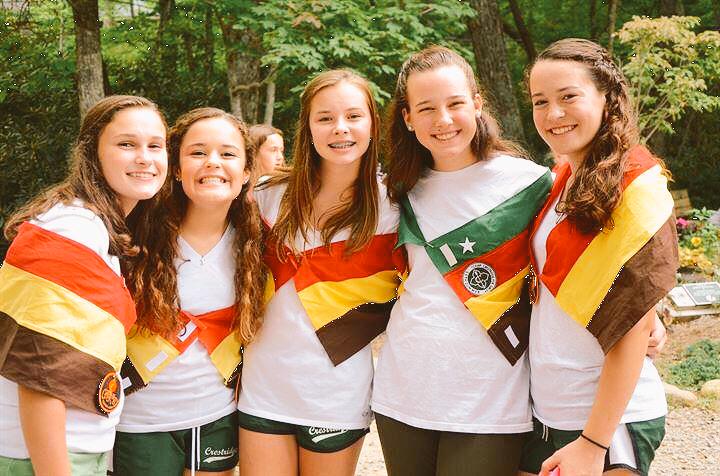 kateverlander00's tweet photo. #whyCrestridge because what a better way to spend at least two weeks with your bestfriends? @CampCrestridge http://t.co/wrUcUI06g8