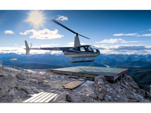 menorcair's tweet photo. Fancy a bit of skiing - take the heli for some of the best views. http://t.co/oD9UfrDLkH