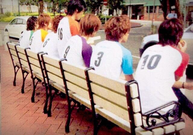 _____fxgx's tweet photo. いきなりで御免。
俺がいる限り迷惑になる子達がいるから
俺はひっそり過ごしたいと思う。
いなくなる訳じゃ無いからさ、心配しないで。
そういう事だから。
まだ場所作って無いけどさ
連れていってもイイ人反応よろしくな。
それじゃあまたな。 http://t.co/b8C0TzL0xE