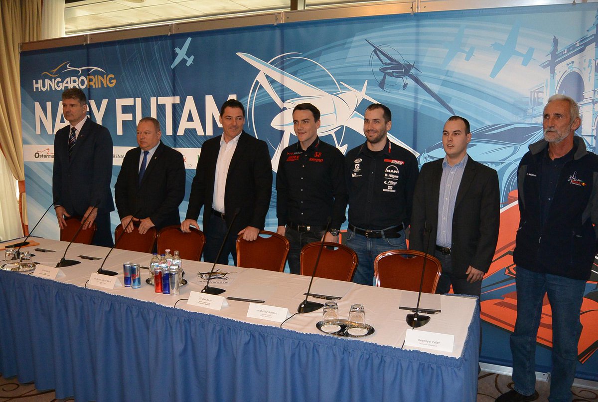 OXXORacing's tweet photo. Május 1. Budapest: Nagy Futam!!! Kiss Norbi is ott lesz a versenykamionjával! http://t.co/ewTILY0zeu