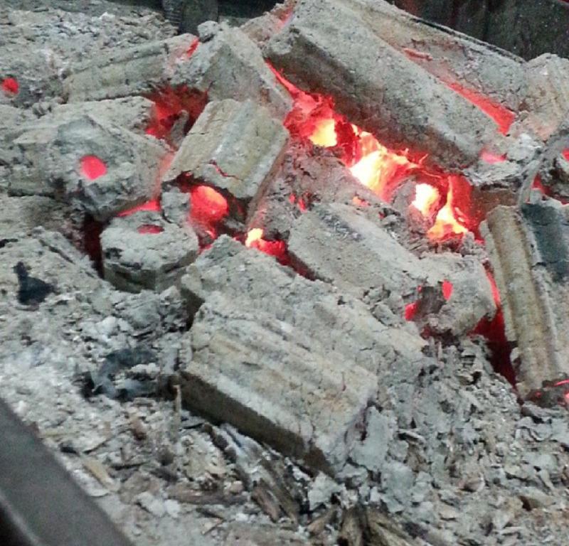 ManalAlmtury's tweet photo. اشواق قلبي من الاجواء.بردانه 
ضم اشتياقك مع شوقي و كلمني !
البرد موجع و كل الناس هلكانه 
الا على طاري الاجواء..طمني http://t.co/4tgzR7NRxB