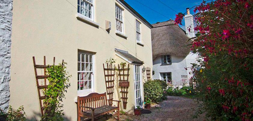 SalcombeLets's tweet photo. Easter Vacancies at this charming period cottage http://t.co/eTYM9ejkMq