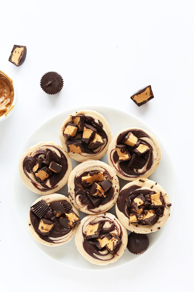 FoodPornAww's tweet photo. Mini peanut butter cup cheesecakes http://t.co/QQImIQ7sMT