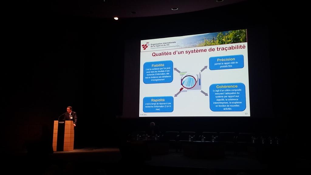 PaulBounaud's tweet photo. #winetrack @OIV_int donne les 4 qualités d'un système de #traçabilité. L'identification #barcode au coeur du système http://t.co/M5hfh3ucWS