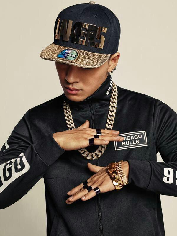 YBManiaOfficial's tweet photo. [PHOTO] NBA 새사진 한 장 더.          @Realtaeyang #Taeyang #Sol #YBMania #NBA #태양 #영배 #영배매니아 http://t.co/OMKbTiKAzB