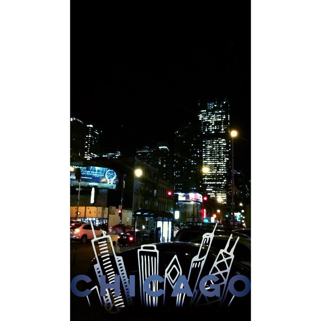 kelsmichele20's tweet photo. 🌆 #centraltakeschicago #applebus http://t.co/e3fHhxCS9Y