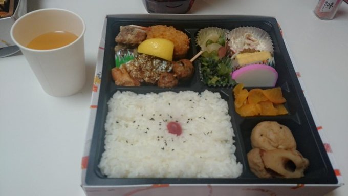 今からお昼ご飯󾭠 和風弁当😆💕 http://t.co/JygFPaFEZ4