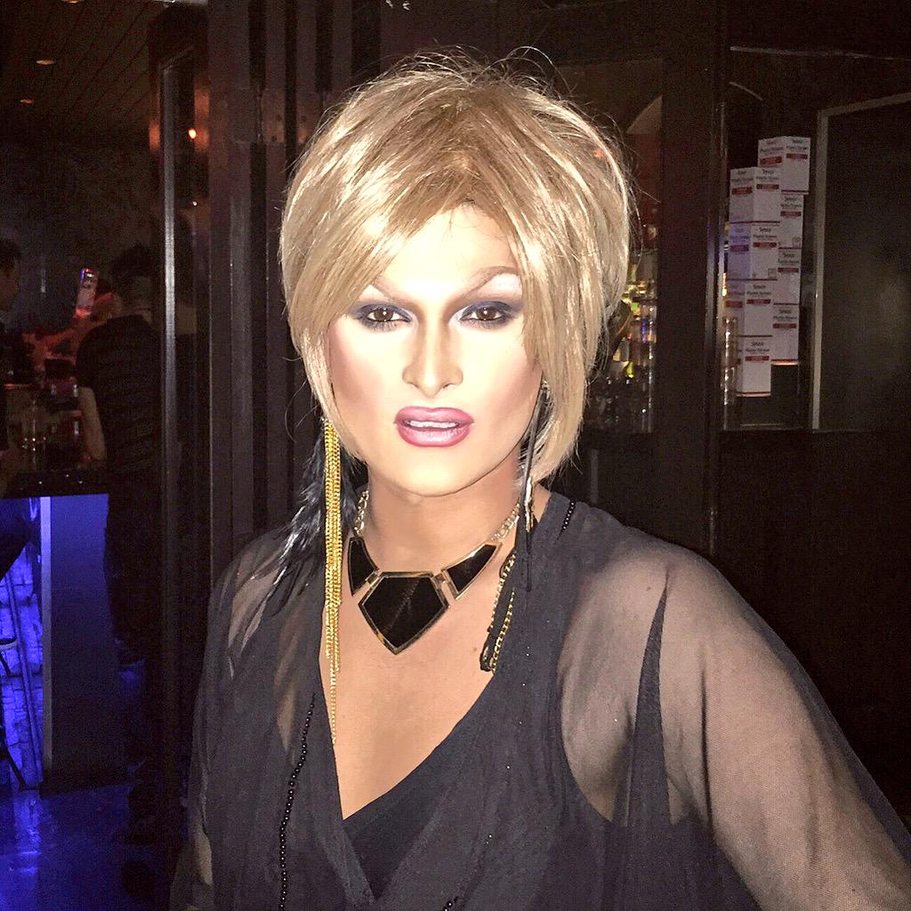 BrandonWildeXXX's tweet photo. I ❤️ my best friend @RheaLitre ! She looks epically beautiful tonight! I came for a burger &amp; to give dis bitch a hug! http://t.co/hHYFmlJmra