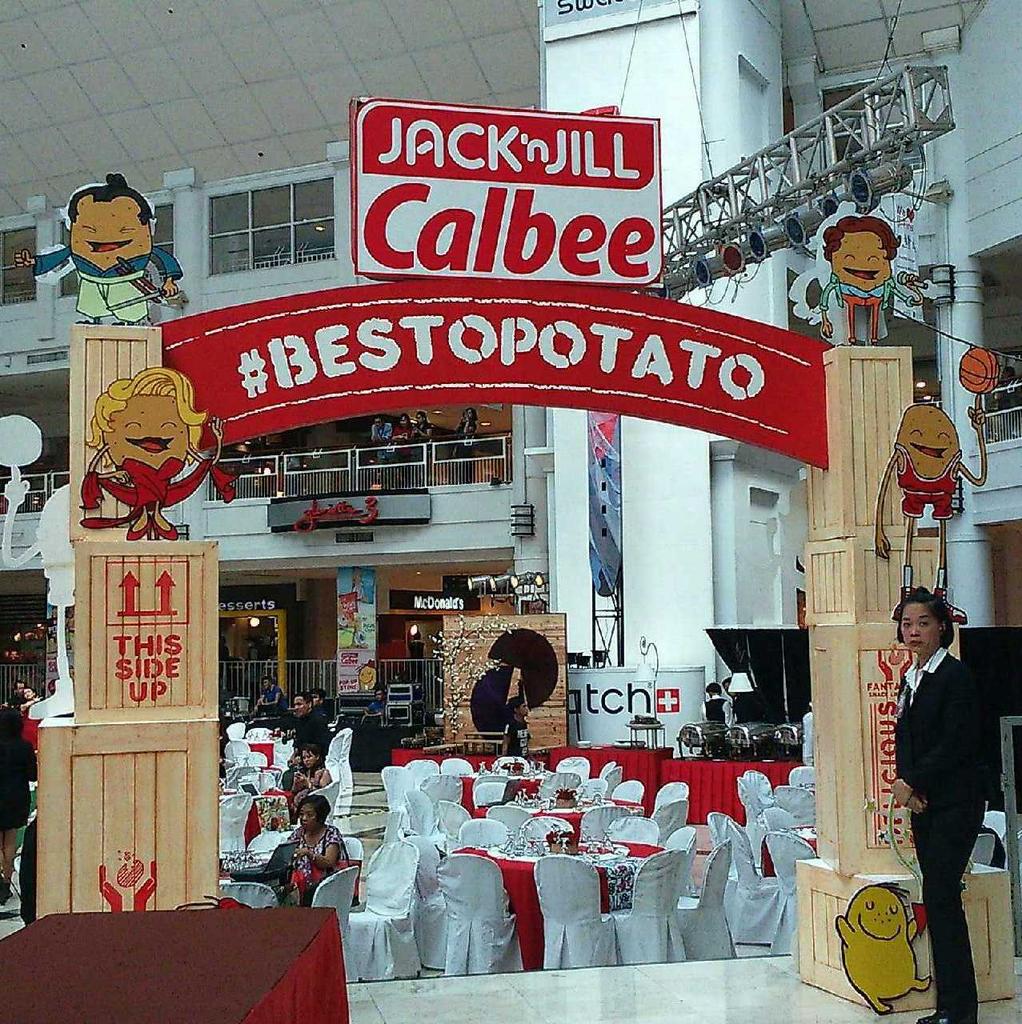 man_from_manila's tweet photo. What is going on at #glorietta? Something to do with #potatointhecity? #potatointhecity #BestoPotato #jacknjillcalbee http://t.co/C770Lj5LDr