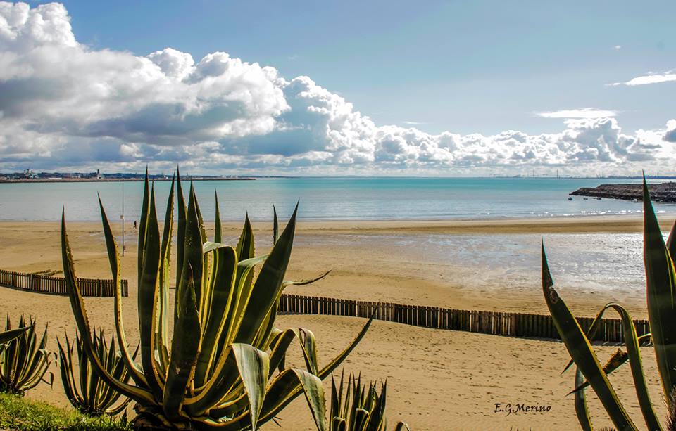 WelcomeToRota's tweet photo. Finally Friday! Hurray! Even if is Friday the 13 th, we are happy to show you the place we live! Isn't it beautiful? http://t.co/jRtlcT1S7w
