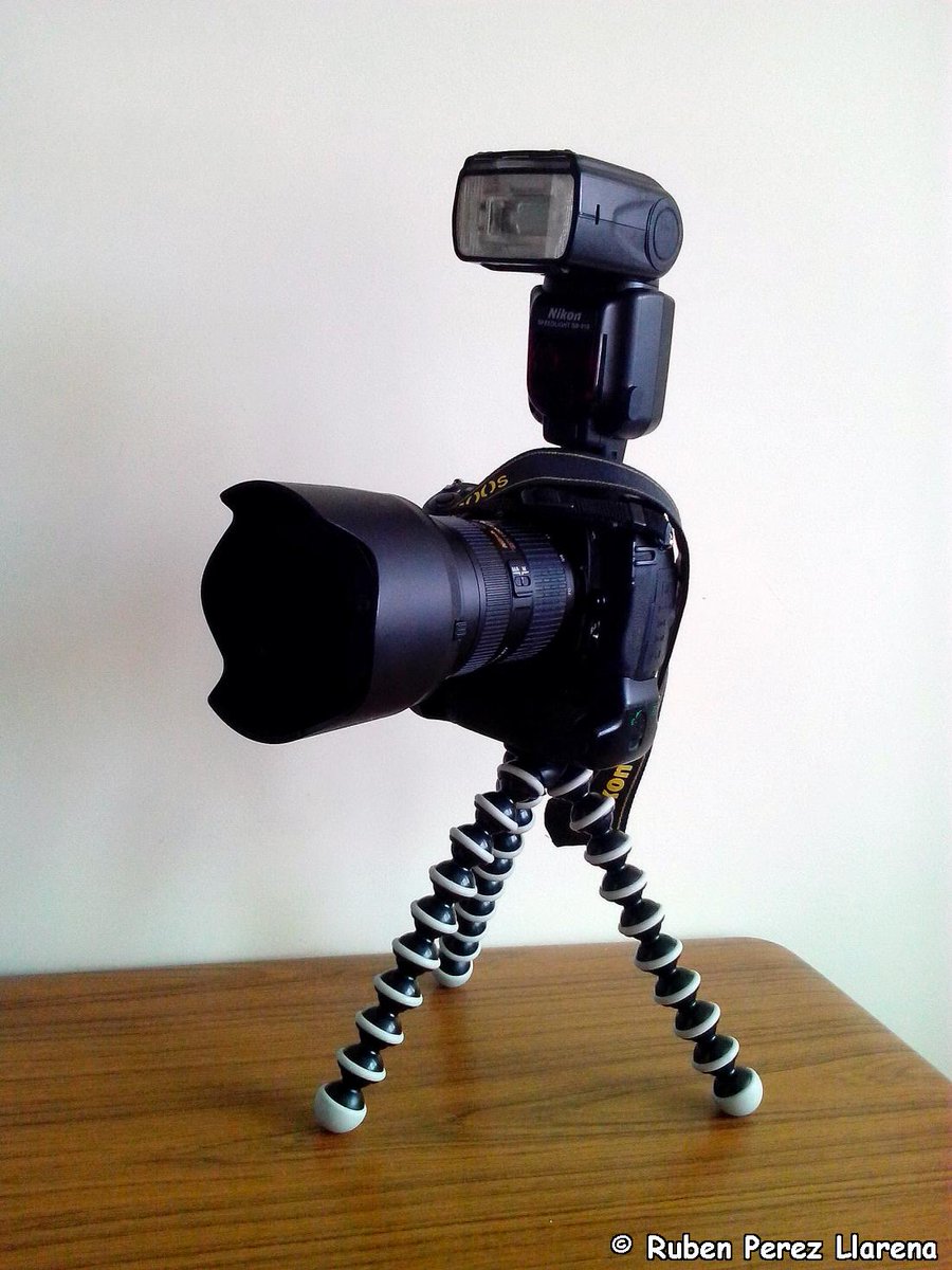 fotoruben's tweet photo. Tripode de las bolas chinas Gorillapod.

¿Que os parece? ¿lo usais?

Foto: Rubén Pérez Llarena @fotoruben http://t.co/o5jAQlw6tS