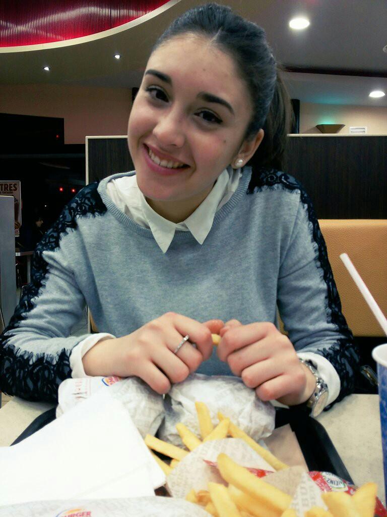 Miikiilu's tweet photo. Buen sabadito de cine..y aquí, el King eres tú 👑 @SimonAlcaraz 😋 ✌ http://t.co/kApGJXW8UF