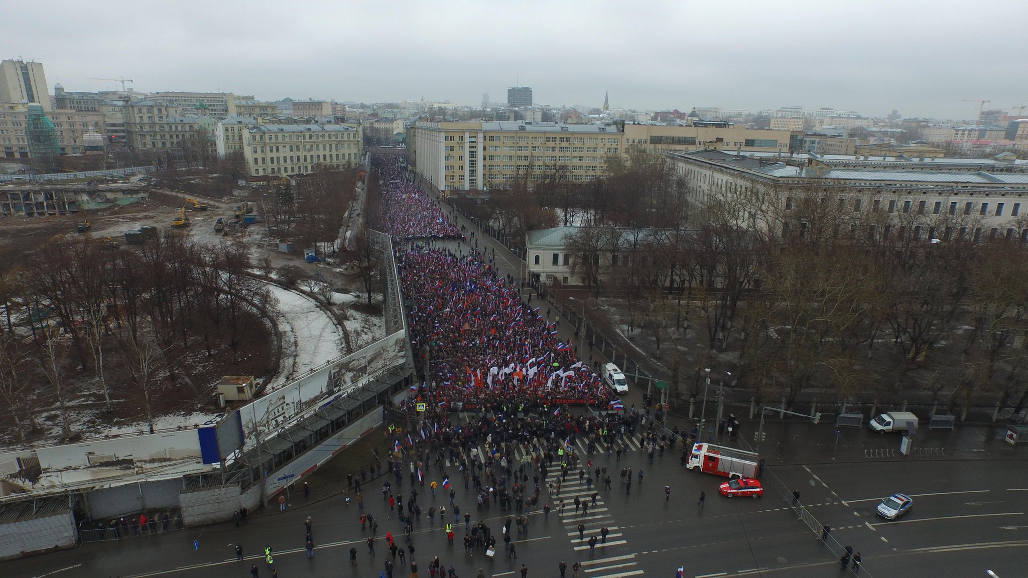 https://pbs.twimg.com/media/B_A4OFYUQAEyPBf.jpg:large