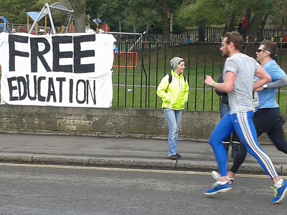 Bath_Students's tweet photo. Big up to Bath Students against Fees and Cuts runners in the #BathHalfMarathon #bathhalf2015 #bathhalf #freeeducation http://t.co/PSxjKeJ9J6