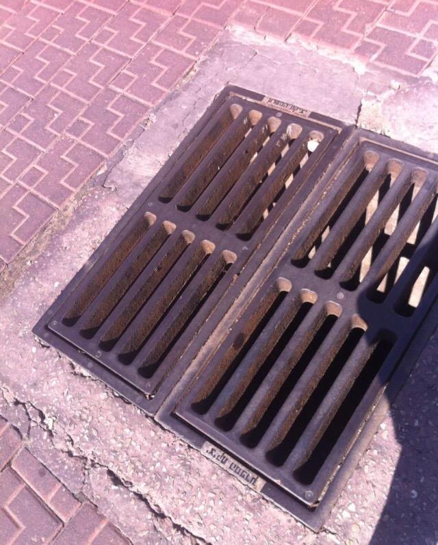 shaked11s's tweet photo. הפחד הכי גדול שלי שיפול לשם האייפון. http://t.co/XqDwJfLlFL