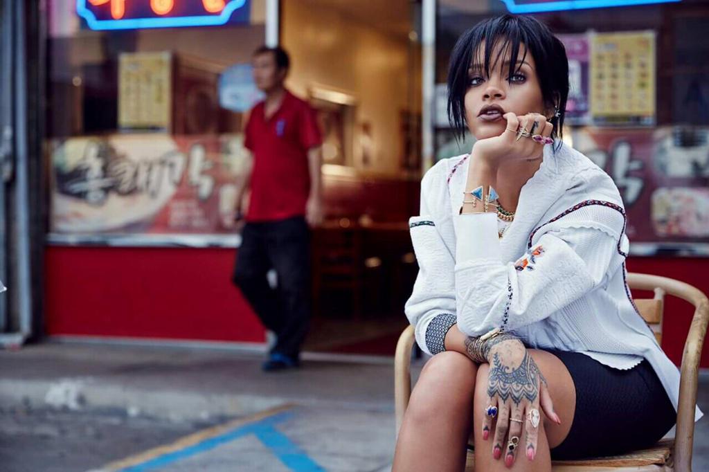 HennaParties's tweet photo. @rihanna @HennaParties loving this #traditional #henna http://t.co/9HxmFsmyz2