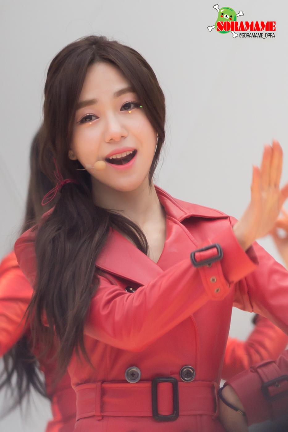 B_A9UY2VEAAF2co.jpg:large