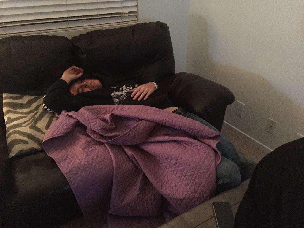 laurenperrine1's tweet image. Zane's buddy can't hang. #3beerqueer