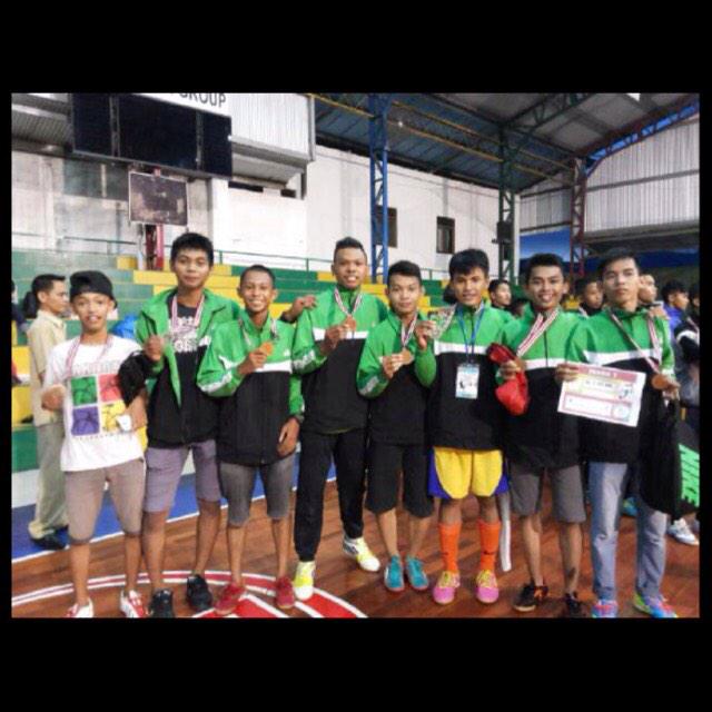 futsal_stm's tweet photo. Hampir semua tim nih stm hehe #sandy #ogot #abdi #dicky #o2sn #kalselbisa #stmpunya http://t.co/BQpt5LFsFk
