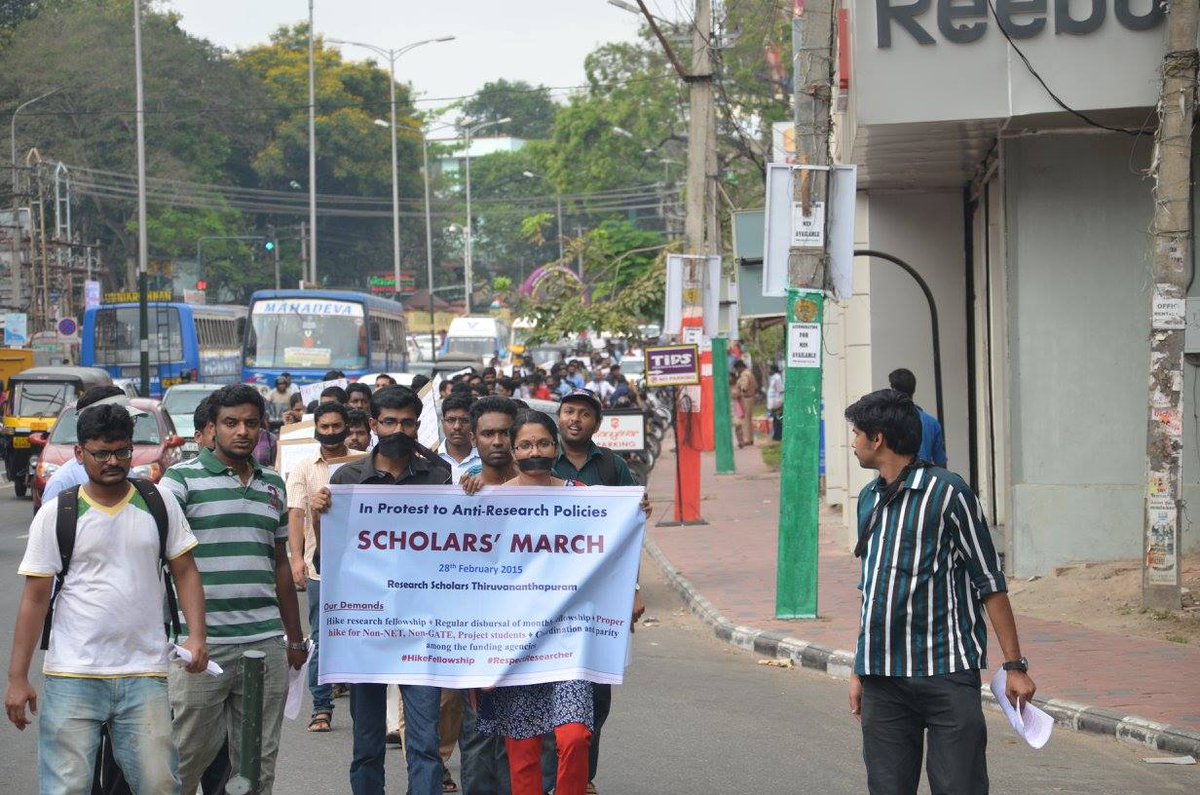 dhaneeshkp's tweet photo. @ShashiTharoor #BoyCottSciDay #respectresearcher #HikeFellowship  protest in Trivandrum http://t.co/SGwkDEvPMN