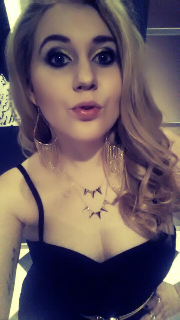 ivraiee's tweet photo. It's hard to be a girl :) #girlproblems #justakid #memory2014 http://t.co/LpnMmq7ud6