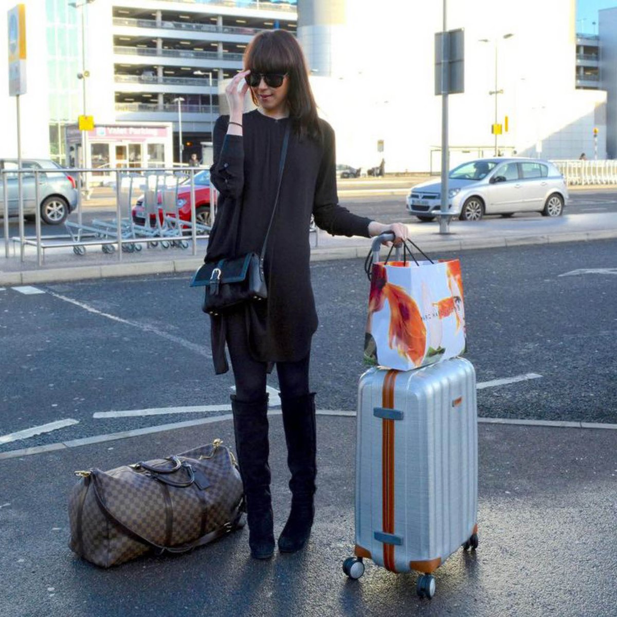 kraai handelaar rol Samsonite on Twitter: "Lorna Andrews of @Lorna_Luxe spotted with her  Samsonite Lite-Cube DLX at #London airport! #Samsonite #MySamsonite  http://t.co/kNm03eiUUJ" / Twitter