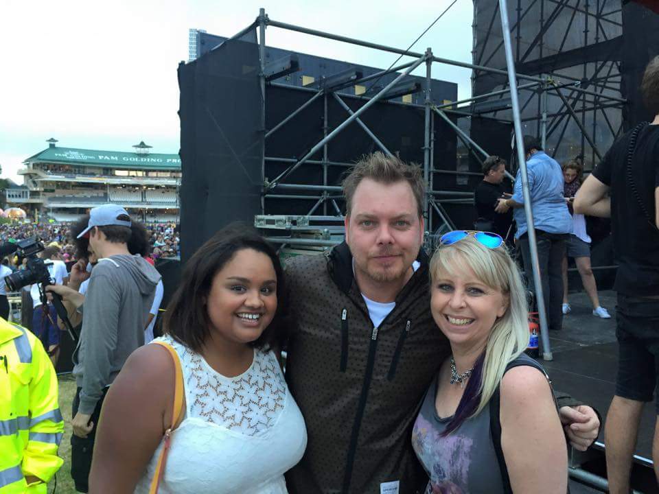 Lor_M's tweet photo. Groupie moments.. @Prime_Circle #KDay2015 @lesliedaniels http://t.co/rrAzRa2UnE