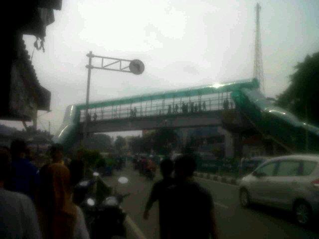 bullerepvblik's tweet photo. Jembatan CINTA ♥DMS♥ http://t.co/s7HIX4fzo4