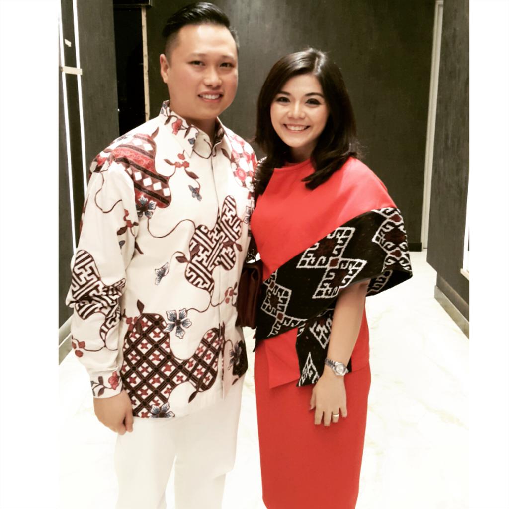 MerryRiana's tweet photo. You dont need someone to complete you. You only need someone to accept you completely ❤ http://t.co/rmx0XEMGir