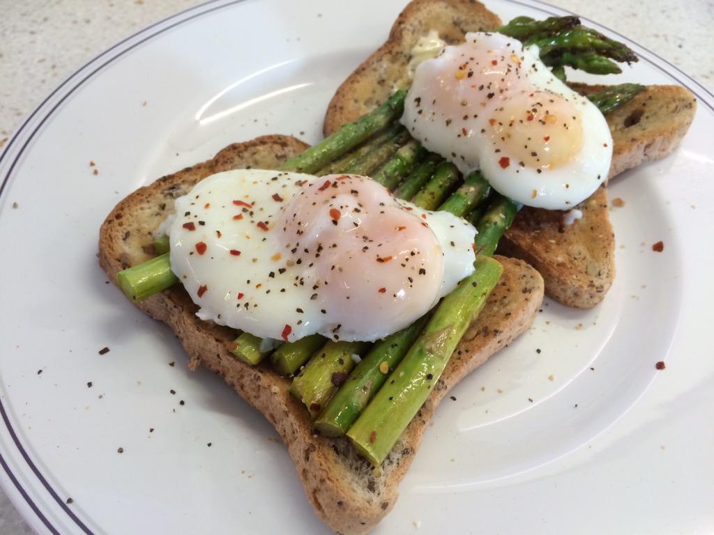 amielharris's tweet photo. On point! #breakfast Smug that I am hangover free! #jacksnot @jakcockman http://t.co/rYljNnrcIf