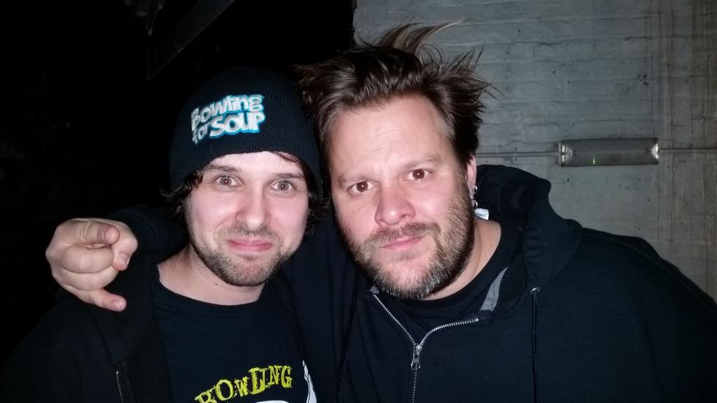 SomeoneElseBand's tweet image. Meeting @PeopleOnVaca last night in #manchester @jaret2113 &amp;amp; @RyanOnVacation Great gig &amp;amp; Gr8 Guys #becauseofthesun