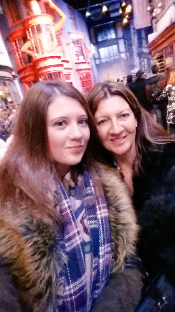 twilko92's tweet photo. @wbtourlondon best part of the day.. Diagon Alley #brilliant ☺@Sue_Wilko http://t.co/7speLKw0EJ