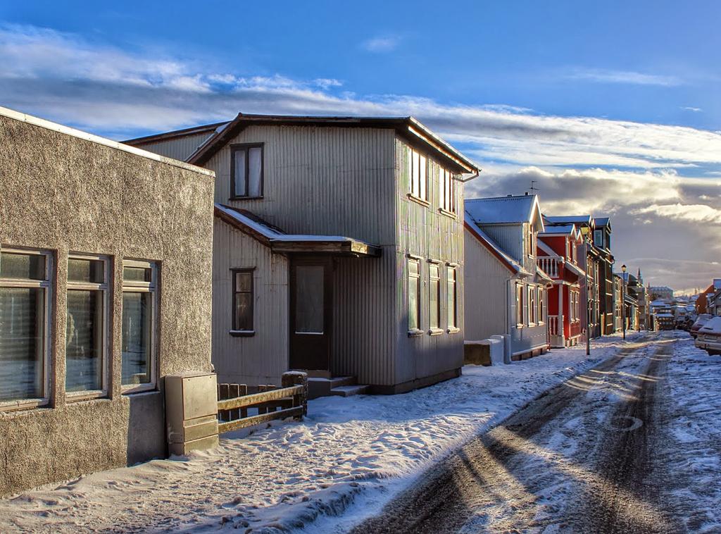 A snowy street in #Reykjavik from last week.Must go back soon #Iceland #photography <a href="/icelandinspired/">icelandinspired</a> <a href="/thisisiceland/">Iceland</a>