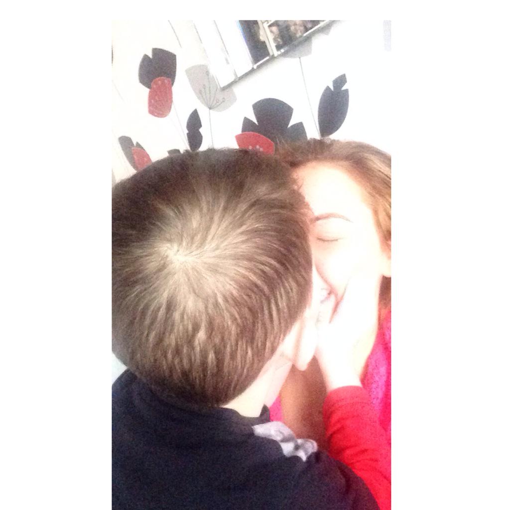 stacey_jayne86's tweet photo. My life 👱💙 perfection right there in that pic #bond http://t.co/fNYC3c39aY