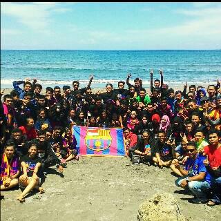 FCB_Indonesia's tweet photo. [Via:@FCBI_Soppeng] Indahnya kebersamaan Fcbindonesia reg sulselbarteng di acara anniv @FCBI_Matra #Fcbipict http://t.co/gF0zqRnv47"