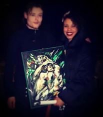 strasognato88's tweet photo. 14/02/2015 after my exposition #QMLIVE at  magic concert of @shaynasteele ! http://t.co/z39nBXJupT