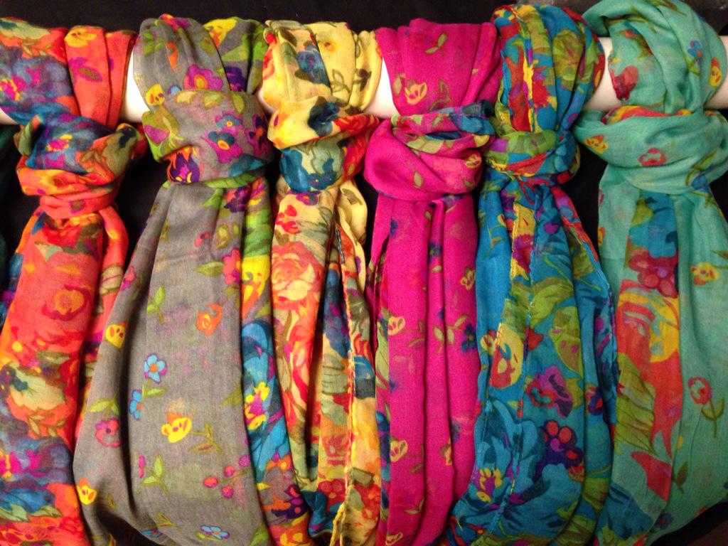 kittycandoaccs's tweet photo. 💐Mothers Day💐two weeks today! Treat her with a lovely scarf only £8 http://t.co/oXHh4600Kq