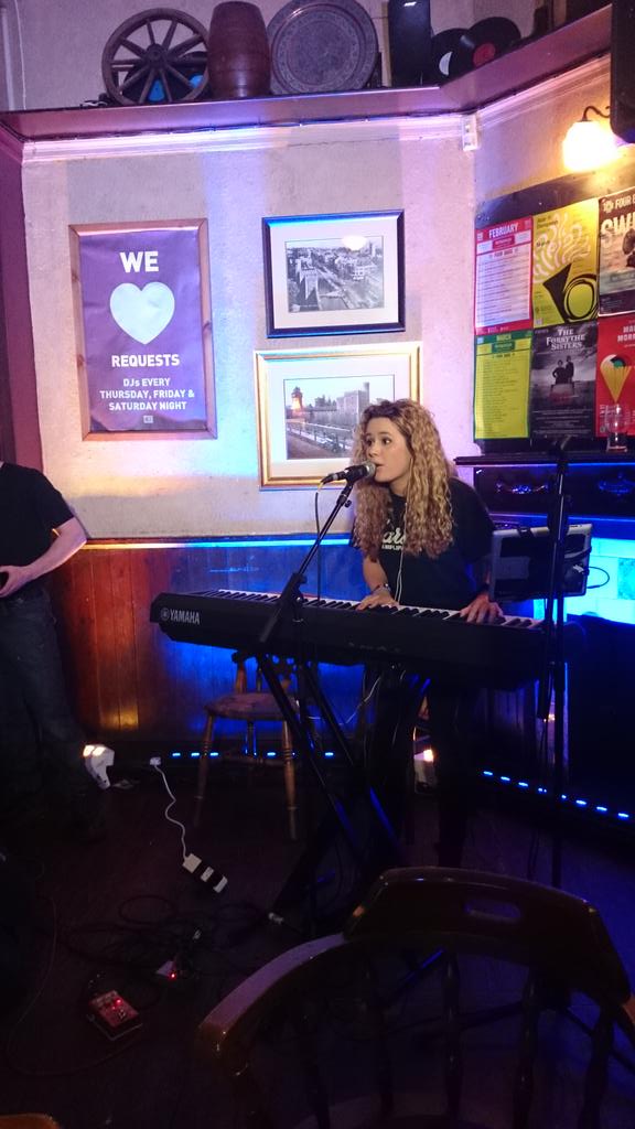 maddiejonesband's tweet photo. Lovely bit of Pixies @Hanamakesmusic @DempseysCardiff @fizzievents #StDavidsDay fest http://t.co/xZGkFfZOry