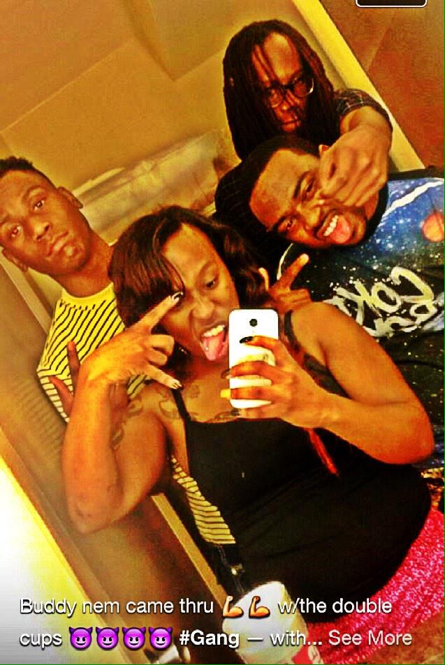 JetLifeShorty's tweet photo. #OTF💉💉💉💉💉💉🔫🔫🔫🔫 http://t.co/25IkxyD3wK