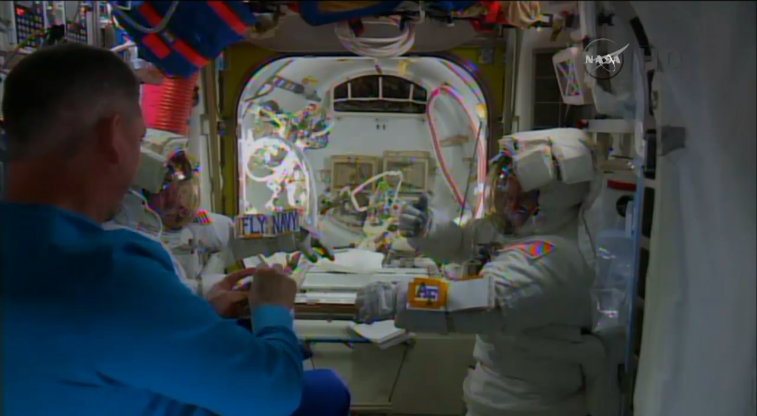 genejm29's tweet photo. #NASA #ISS #EVA31 - Both Wimore and Virts showing some of their service pride, #USNavy #USAF http://t.co/LZq45Dzqka
