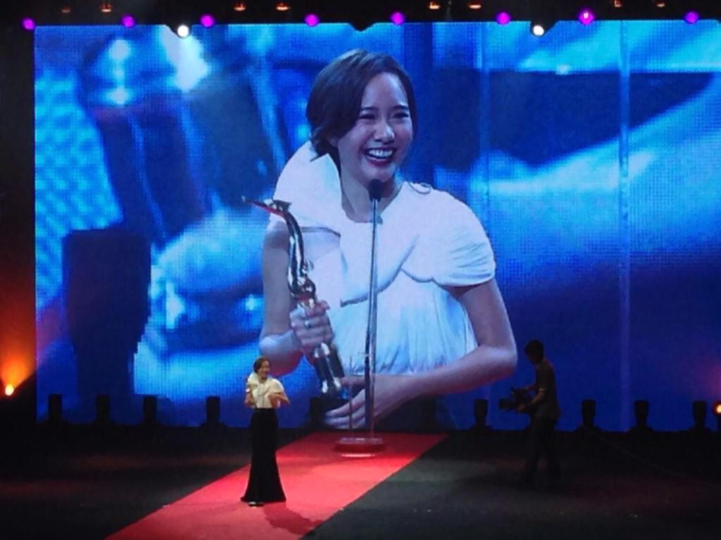 ผู้แสดงนำหญิงยอดเยี่ยม "เต้ย จรินทร์พร จากเรื่อง Timelineจดหมายความทรงจำ เย้ๆ🎉👏 <a href="/jarinporn/">Toey Jarinporn J.</a> 
CR: KaewtaVoiceTV