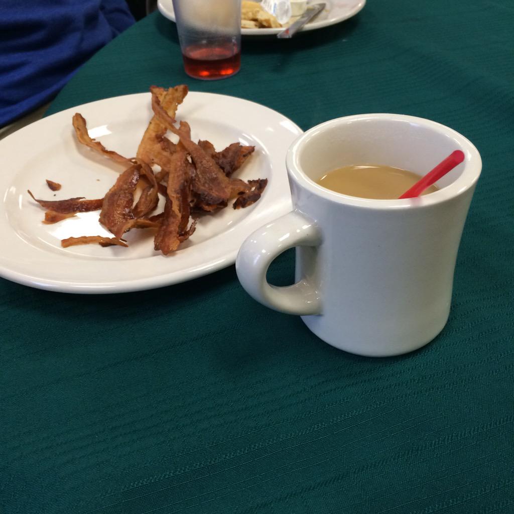 dr_byronhughes's tweet image. Connor from @VirginiaTechKA has a great breakfast choice at #VTFSLFLI. #CoffeeAndBacon What more do you need?
