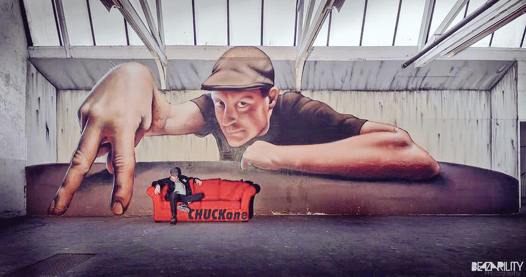 StichtingASA's tweet photo. Hands On! #ChuckOne #StreetArt #Amsterdam photo by @Beazarility http://t.co/F0imjwkhiY