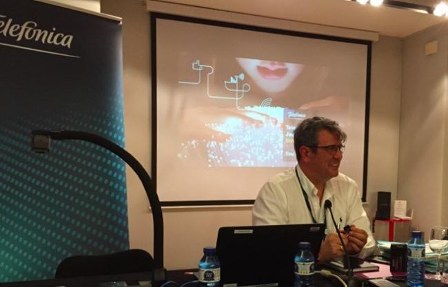 xatakamovil's tweet photo. Telefónica muestra su transición hacia 5G: la vida a 375 Mbps gracias a la agregación de... http://t.co/kxR9AJXMml http://t.co/tz4ezpZP2F
