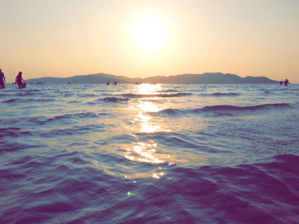 mpjna's tweet image. หาดสอ ชลบุรี น้ำใสมาก คนน้อยสุด บรรยากาศดี ของไม่แพง #ReviewThailand