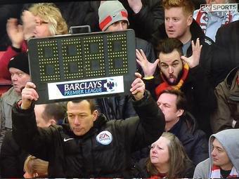 PrinsPedersen's tweet image. Når de viser tillagt tid på anfield! Be a monkey✌️️#ynwa #2fcf #2fc @aleksanderschau