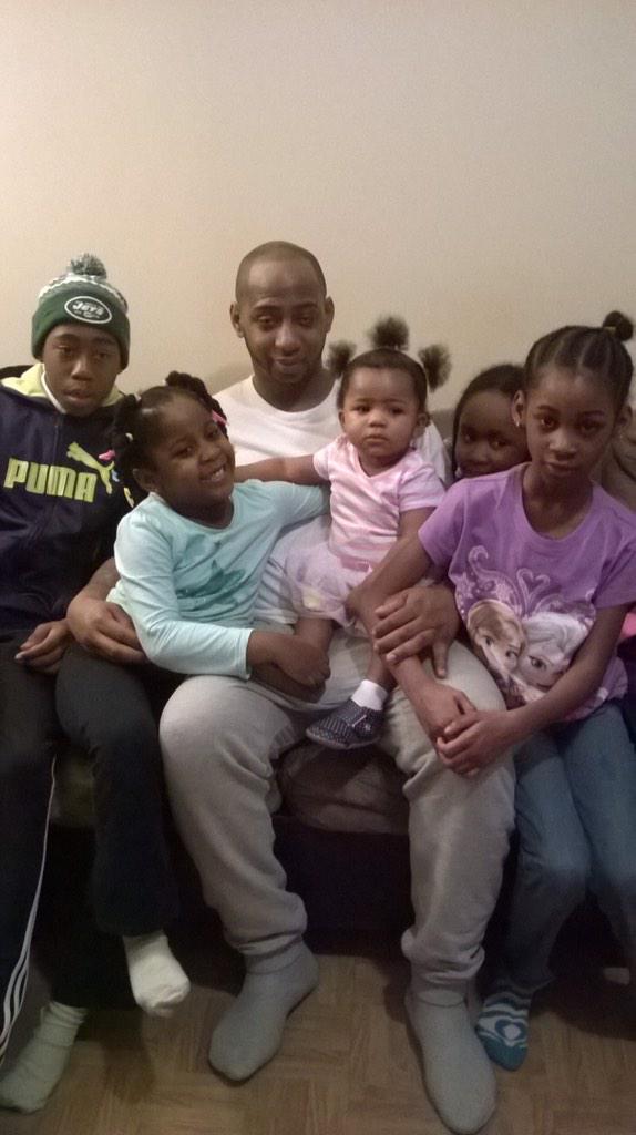 DA_BAD_GUY25's tweet photo. Family lol http://t.co/rqJ2wjqtff