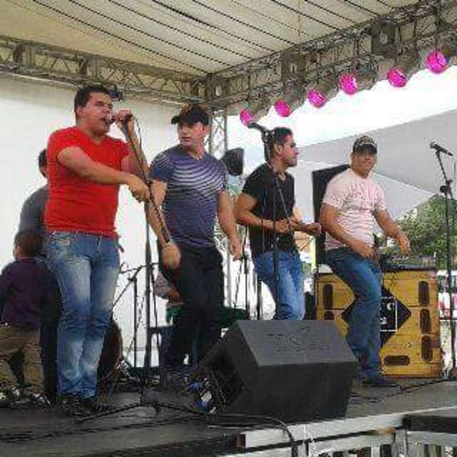 rogerklac072's tweet photo. El Expreso en el Aniversario Cc Plaza Valera http://t.co/A3syJ67DDx